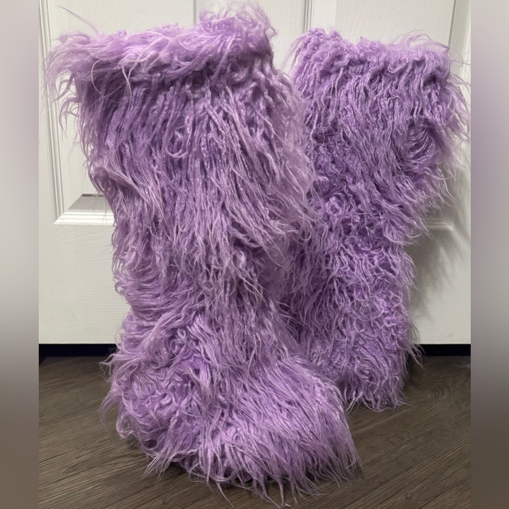 NWOB Dolls Kill / Club Exx Purple Liquid Rhythm Faux Fur Boots